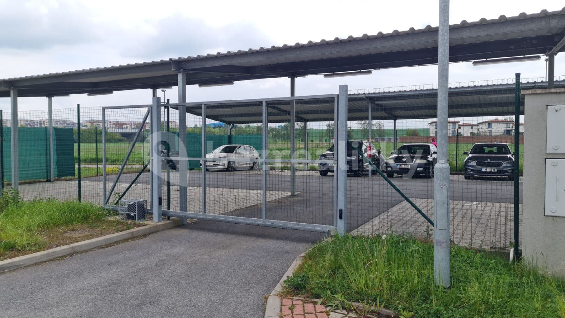 Pronájem garáže 10 m², Želetická, Praha, Praha Pronájem garáže 10 m², Želetická, Praha, Praha