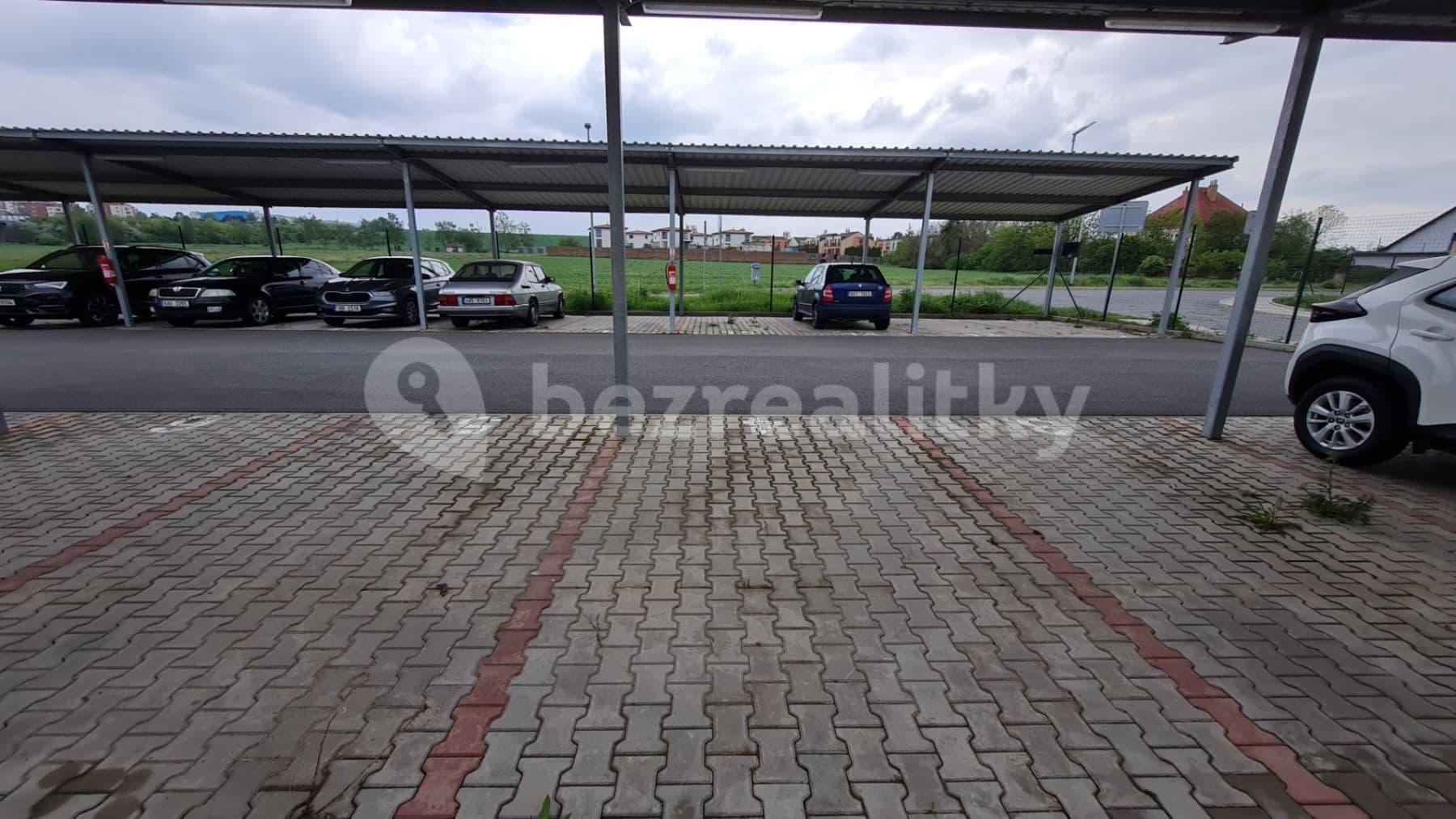 Pronájem garáže 10 m², Želetická, Praha, Praha Pronájem garáže 10 m², Želetická, Praha, Praha