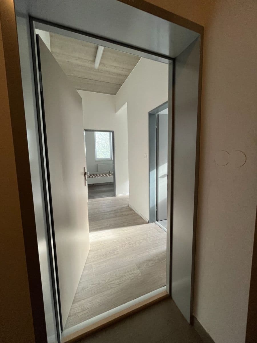 Pronájem bytu 2+kk 45 m², U Uhříněveské obory, Praha, Praha Pronájem bytu 2+kk 45 m², U Uhříněveské obory, Praha, Praha