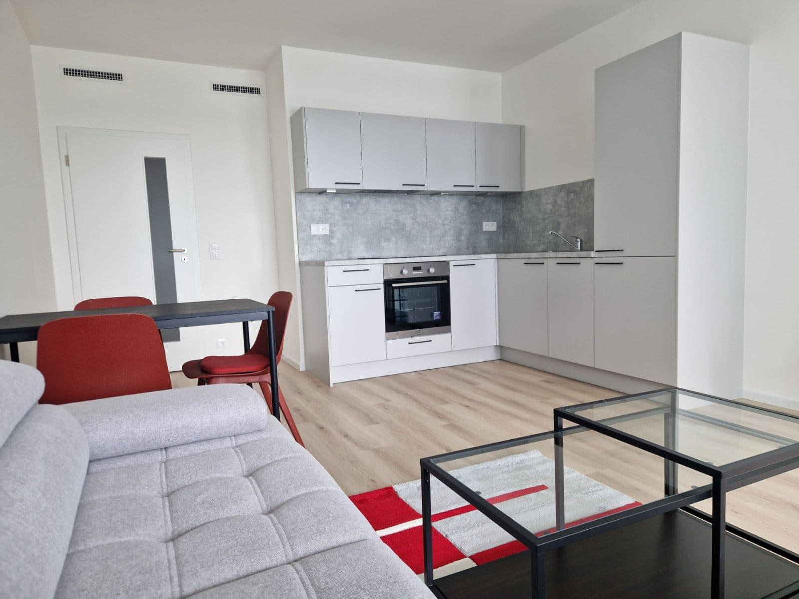 Pronájem bytu 2+kk 55 m², Kolbenova, Praha, Praha Pronájem bytu 2+kk 55 m², Kolbenova, Praha, Praha