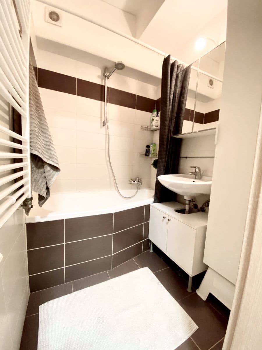 Pronájem bytu 2+kk 50 m², Sámova, Praha, Praha Pronájem bytu 2+kk 50 m², Sámova, Praha, Praha