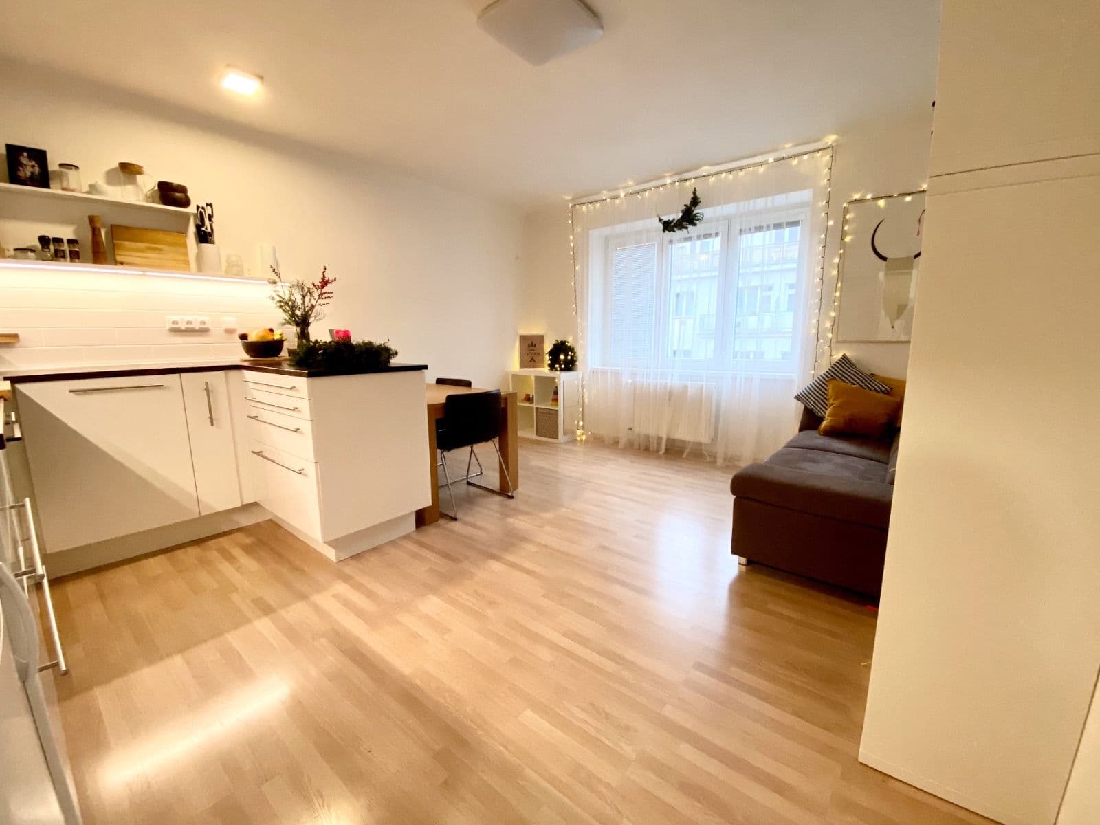 Pronájem bytu 2+kk 50 m², Sámova, Praha, Praha Pronájem bytu 2+kk 50 m², Sámova, Praha, Praha