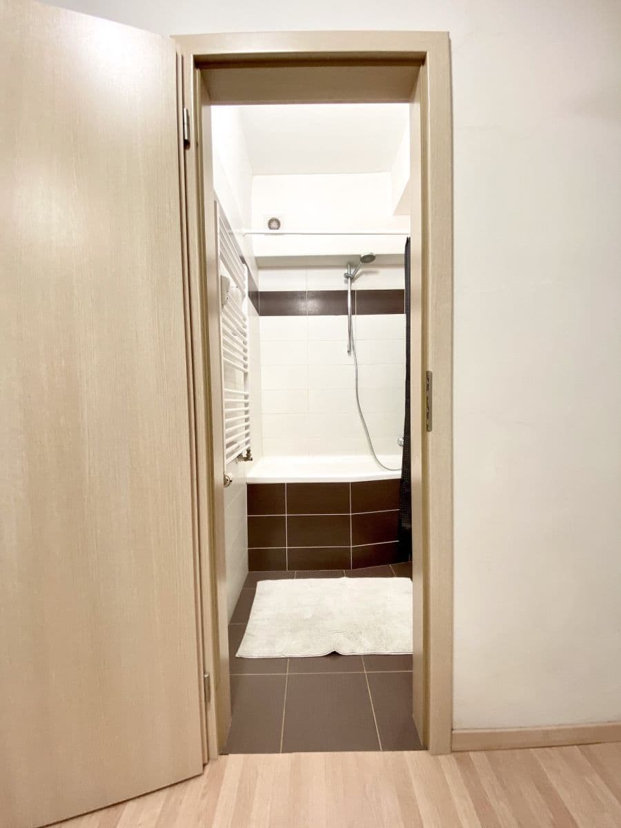 Pronájem bytu 2+kk 50 m², Sámova, Praha, Praha Pronájem bytu 2+kk 50 m², Sámova, Praha, Praha