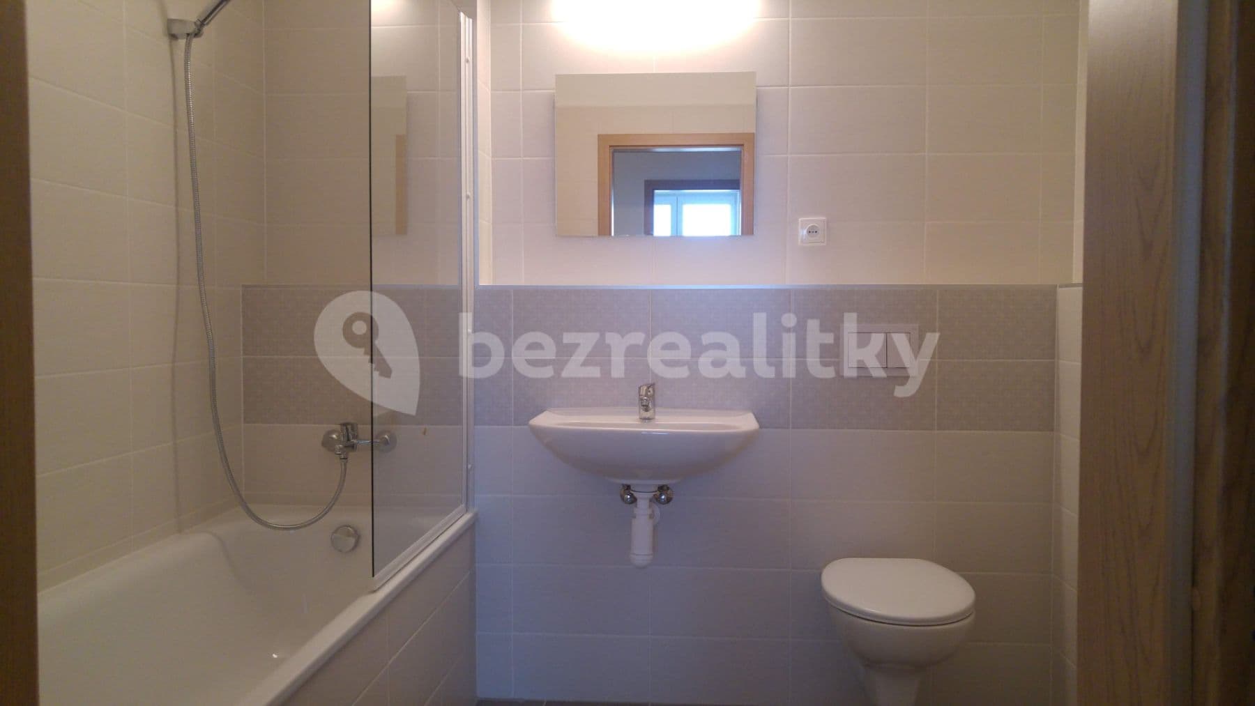 Pronájem bytu 2+kk 56 m², Štěrbova, Chýně, Středočeský kraj Pronájem bytu 2+kk 56 m², Štěrbova, Chýně, Středočeský kraj