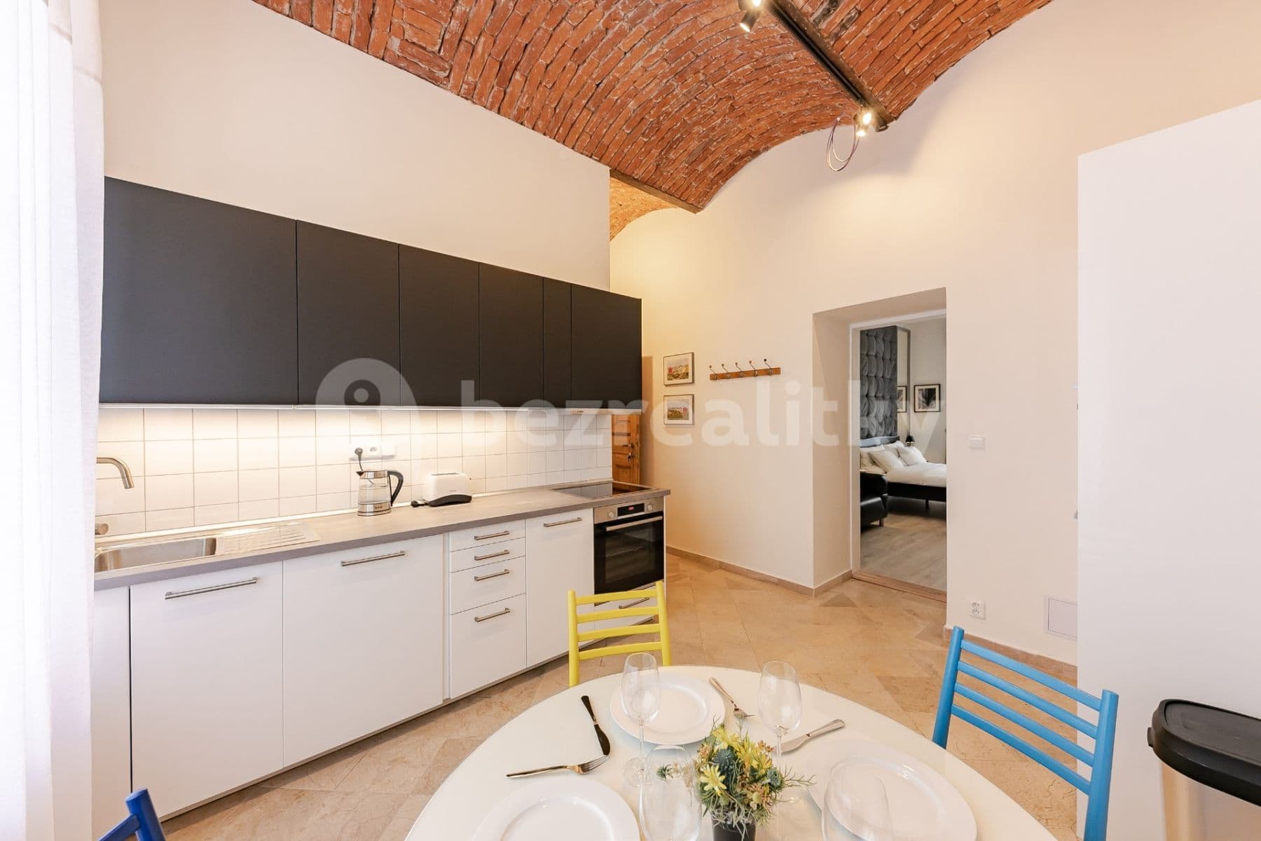 Pronájem bytu 1+1 46 m², Hálkova, Praha, Praha Pronájem bytu 1+1 46 m², Hálkova, Praha, Praha