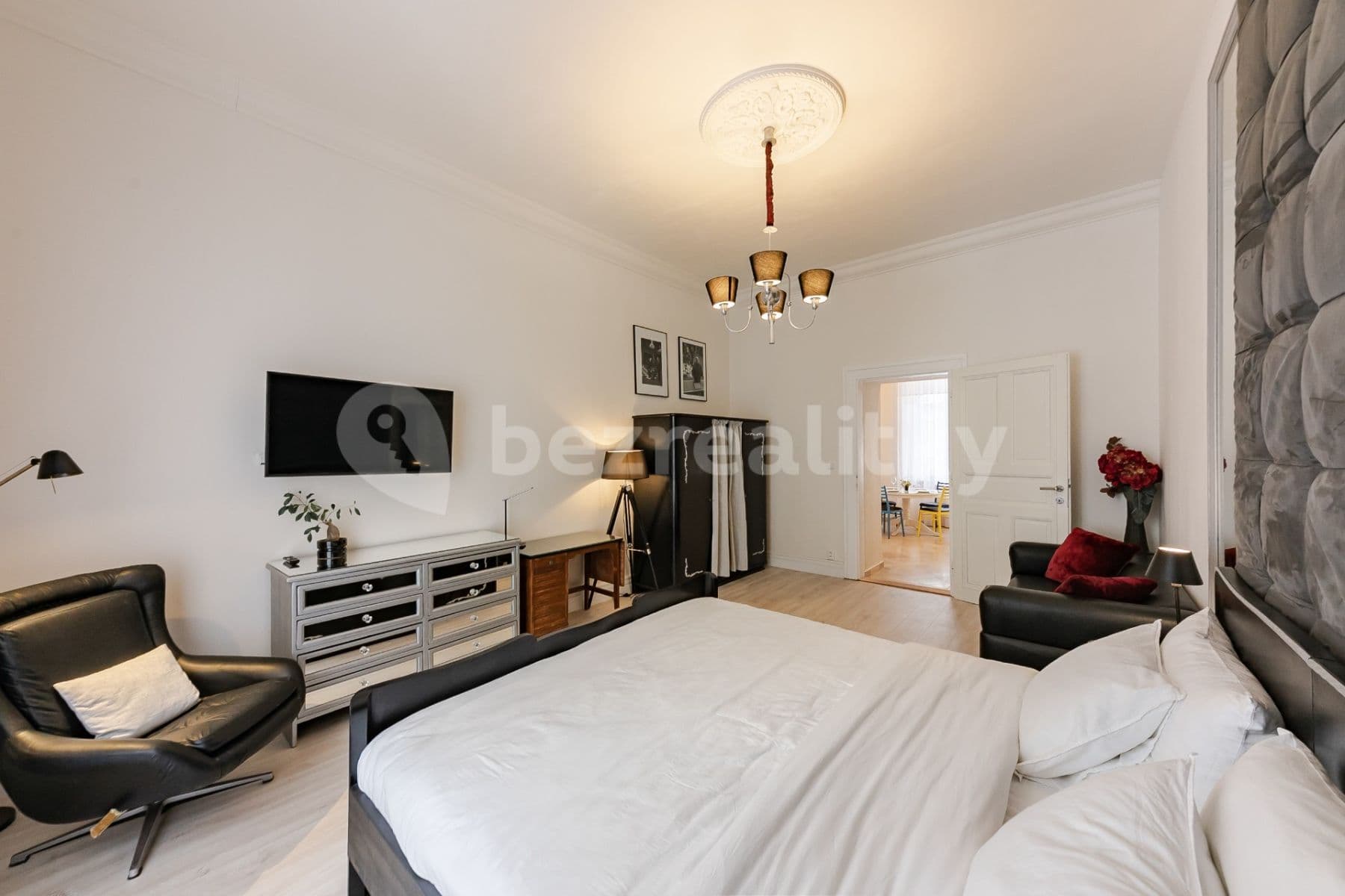 Pronájem bytu 1+1 46 m², Hálkova, Praha, Praha Pronájem bytu 1+1 46 m², Hálkova, Praha, Praha