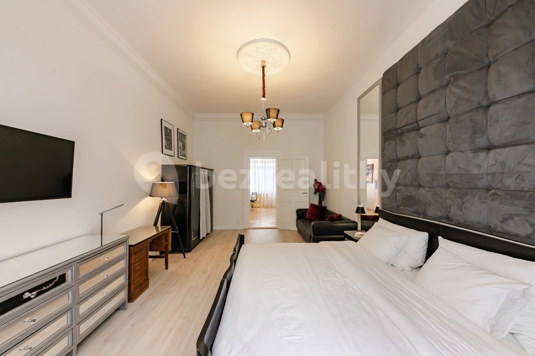 Pronájem bytu 1+1 46 m², Hálkova, Praha, Praha Pronájem bytu 1+1 46 m², Hálkova, Praha, Praha