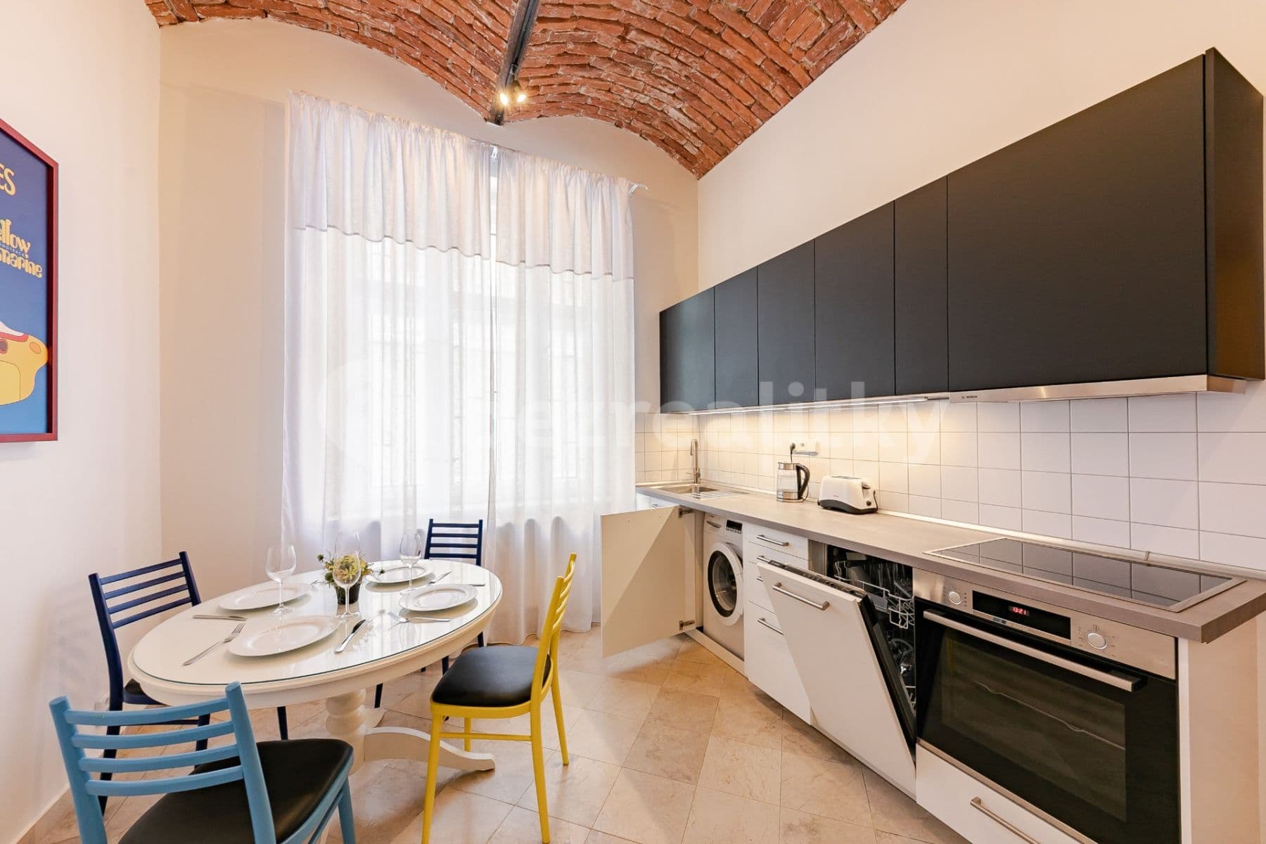 Pronájem bytu 1+1 46 m², Hálkova, Praha, Praha Pronájem bytu 1+1 46 m², Hálkova, Praha, Praha