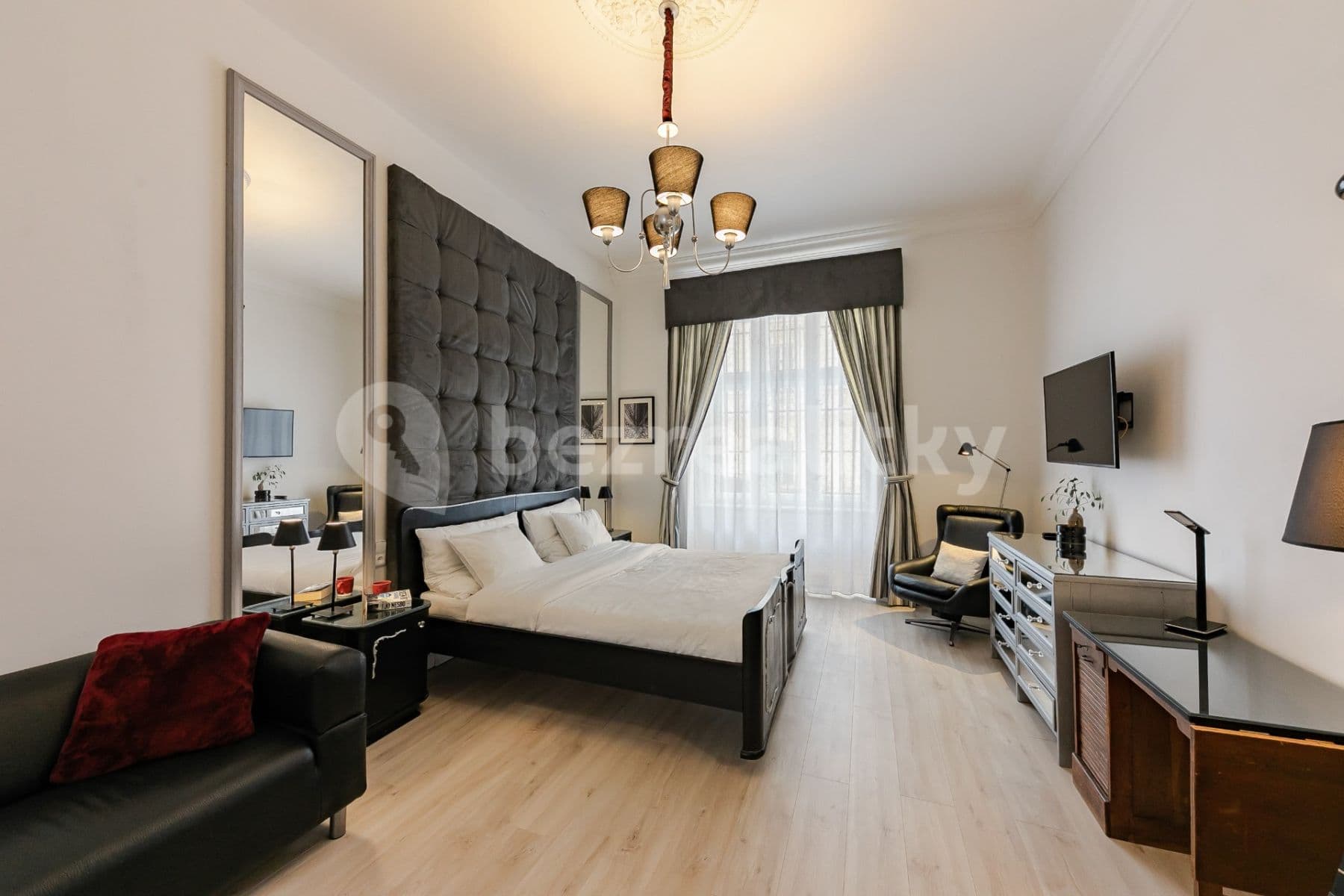 Pronájem bytu 1+1 46 m², Hálkova, Praha, Praha Pronájem bytu 1+1 46 m², Hálkova, Praha, Praha