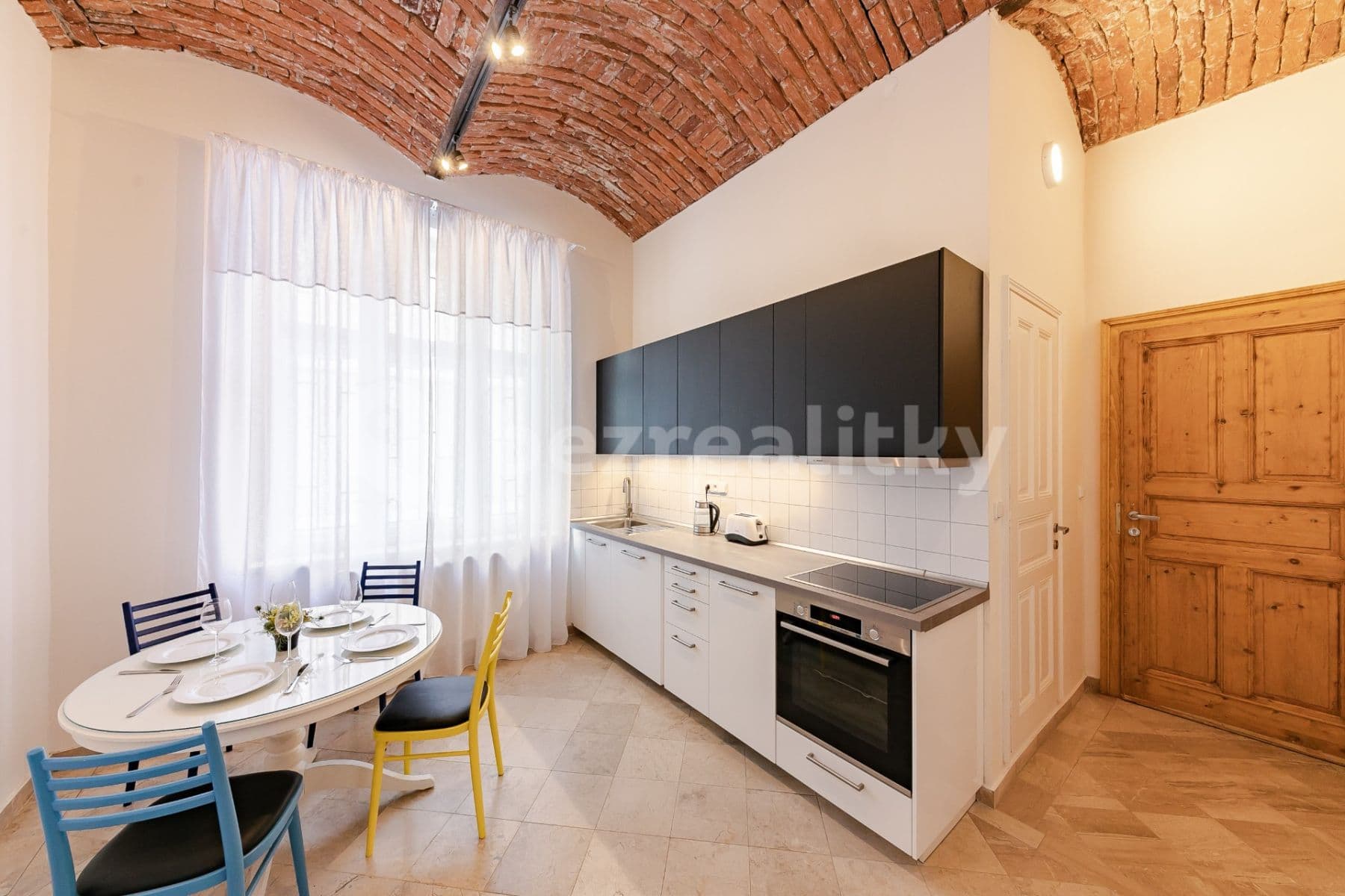 Pronájem bytu 1+1 46 m², Hálkova, Praha, Praha Pronájem bytu 1+1 46 m², Hálkova, Praha, Praha