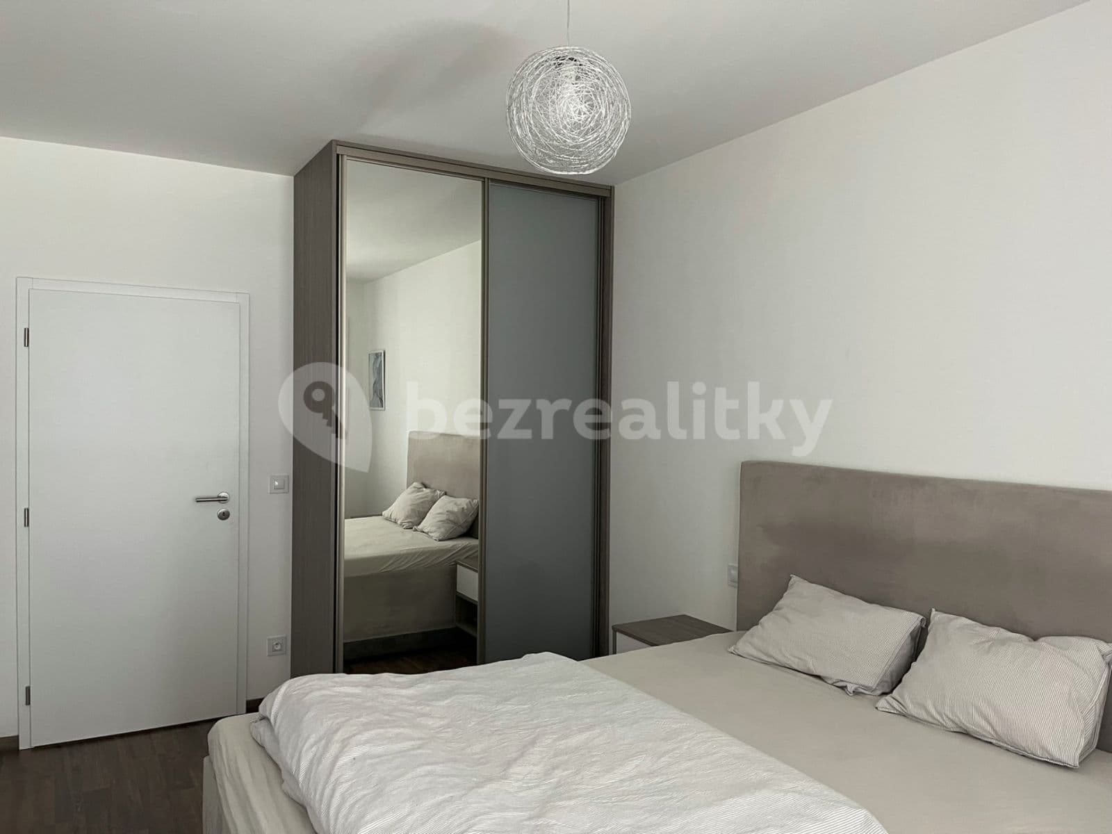 Pronájem bytu 2+kk 64 m², Zvěřinova, Praha, Praha Pronájem bytu 2+kk 64 m², Zvěřinova, Praha, Praha