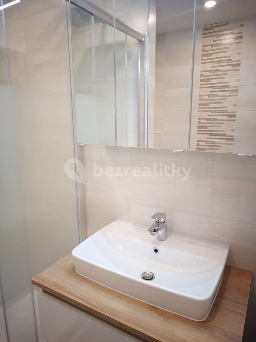 Pronájem bytu 1+kk 36 m², Vysočanská, Praha, Praha Pronájem bytu 1+kk 36 m², Vysočanská, Praha, Praha