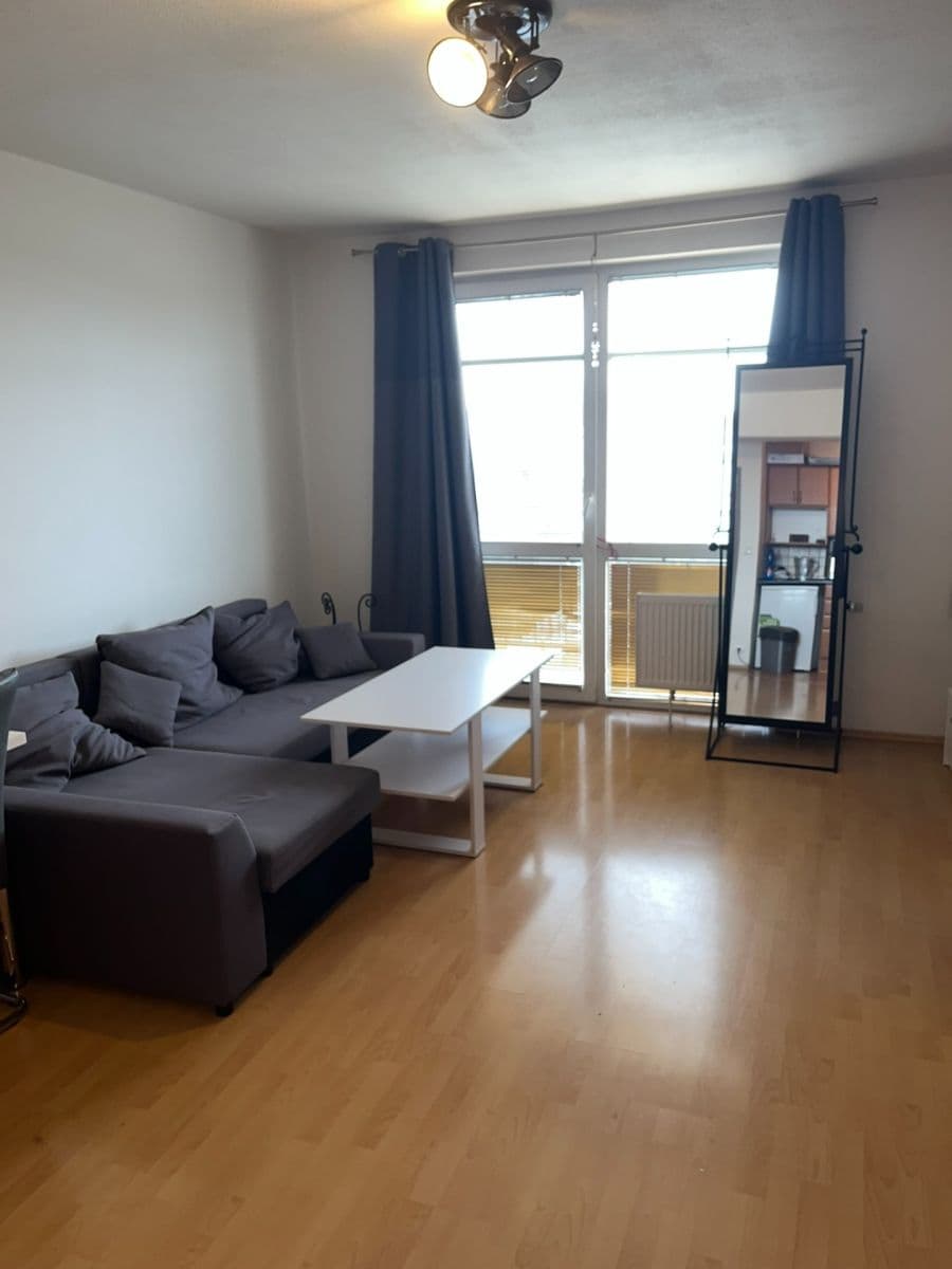 Pronájem bytu 2+kk 47 m², Dubová, Pardubice, Pardubický kraj Pronájem bytu 2+kk 47 m², Dubová, Pardubice, Pardubický kraj