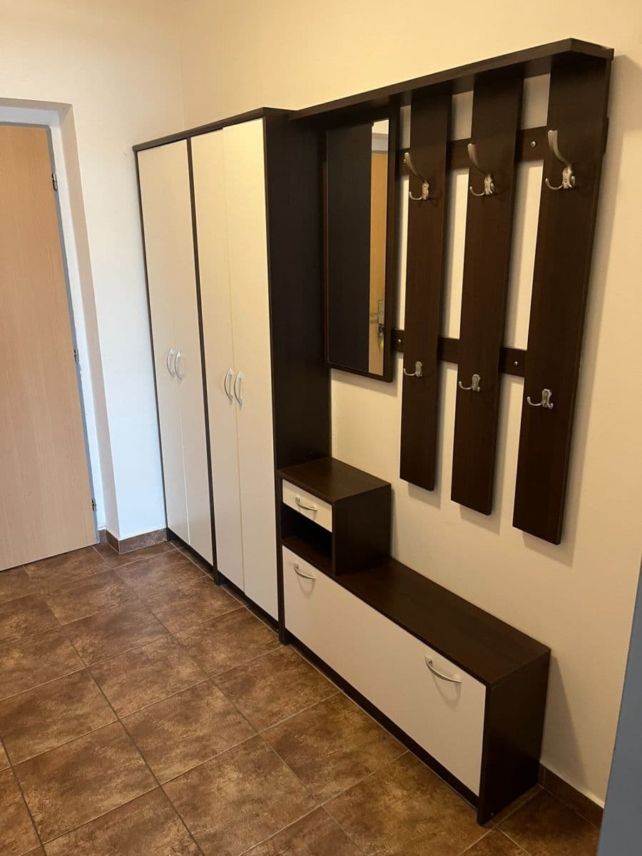 Pronájem bytu 2+kk 47 m², Dubová, Pardubice, Pardubický kraj Pronájem bytu 2+kk 47 m², Dubová, Pardubice, Pardubický kraj