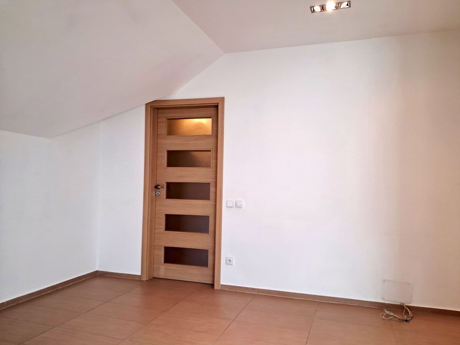 Pronájem bytu 2+kk 89 m², Libušina, Roudnice nad Labem, Ústecký kraj Pronájem bytu 2+kk 89 m², Libušina, Roudnice nad Labem, Ústecký kraj