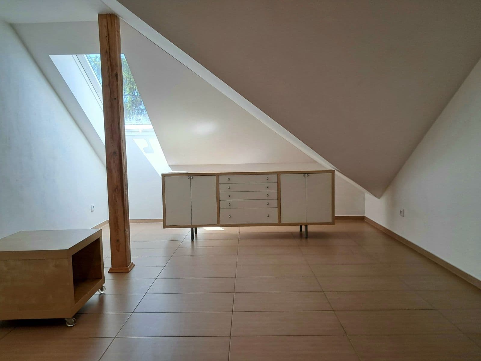 Pronájem bytu 2+kk 89 m², Libušina, Roudnice nad Labem, Ústecký kraj Pronájem bytu 2+kk 89 m², Libušina, Roudnice nad Labem, Ústecký kraj