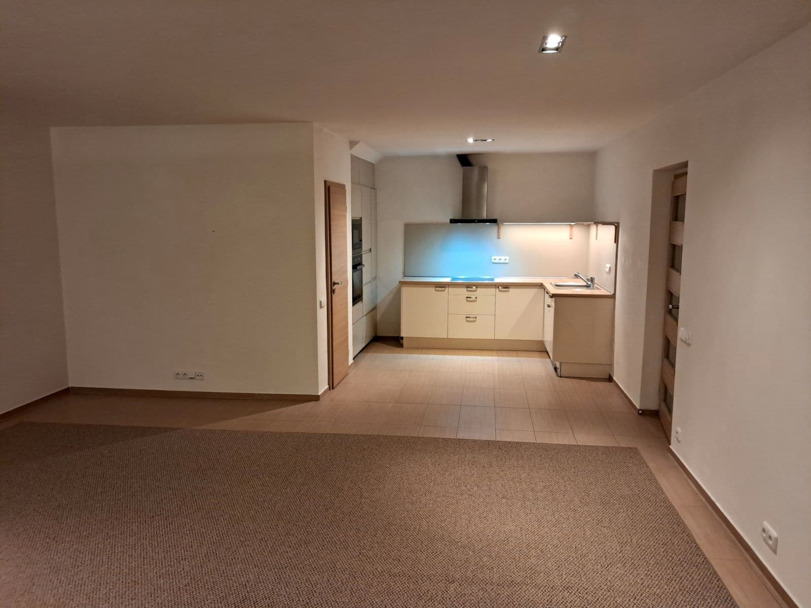 Pronájem bytu 2+kk 89 m², Libušina, Roudnice nad Labem, Ústecký kraj Pronájem bytu 2+kk 89 m², Libušina, Roudnice nad Labem, Ústecký kraj