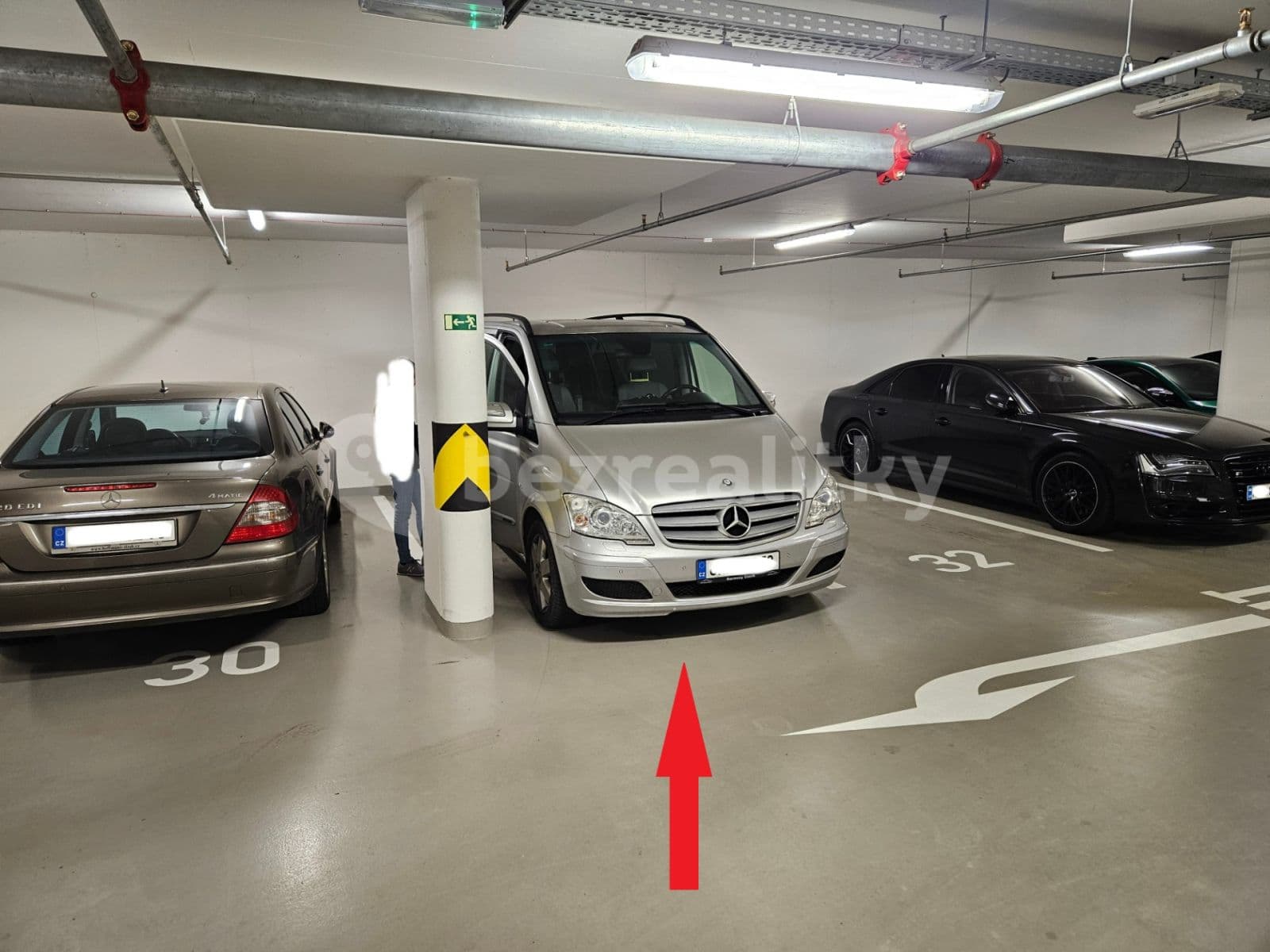 Pronájem garáže 12 m², U Průhonu, Praha, Praha Pronájem garáže 12 m², U Průhonu, Praha, Praha