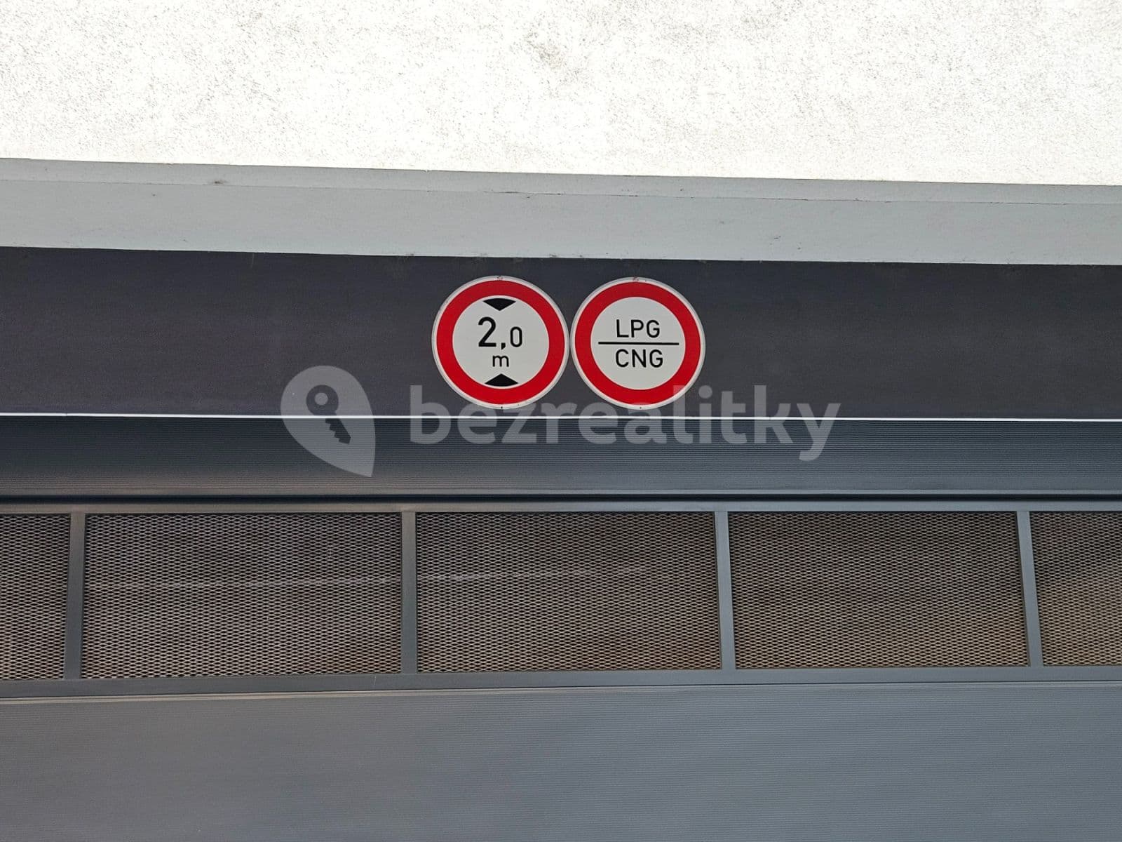 Pronájem garáže 12 m², U Průhonu, Praha, Praha Pronájem garáže 12 m², U Průhonu, Praha, Praha