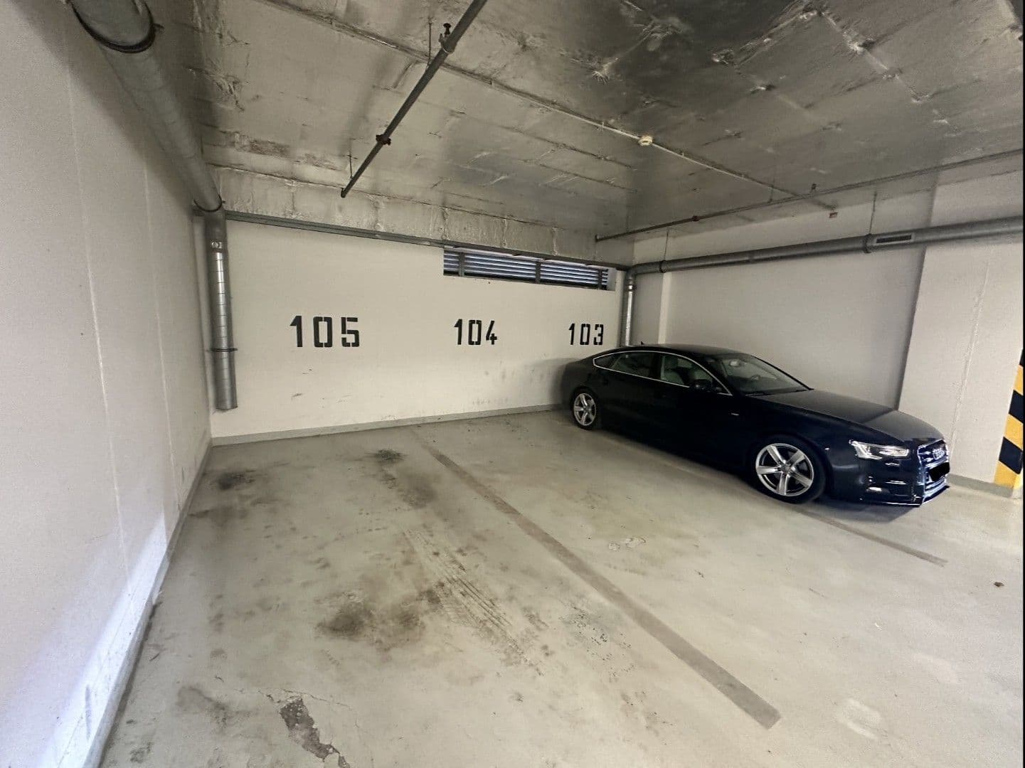 Pronájem garáže 11 m², Poupětova, Praha, Praha Pronájem garáže 11 m², Poupětova, Praha, Praha