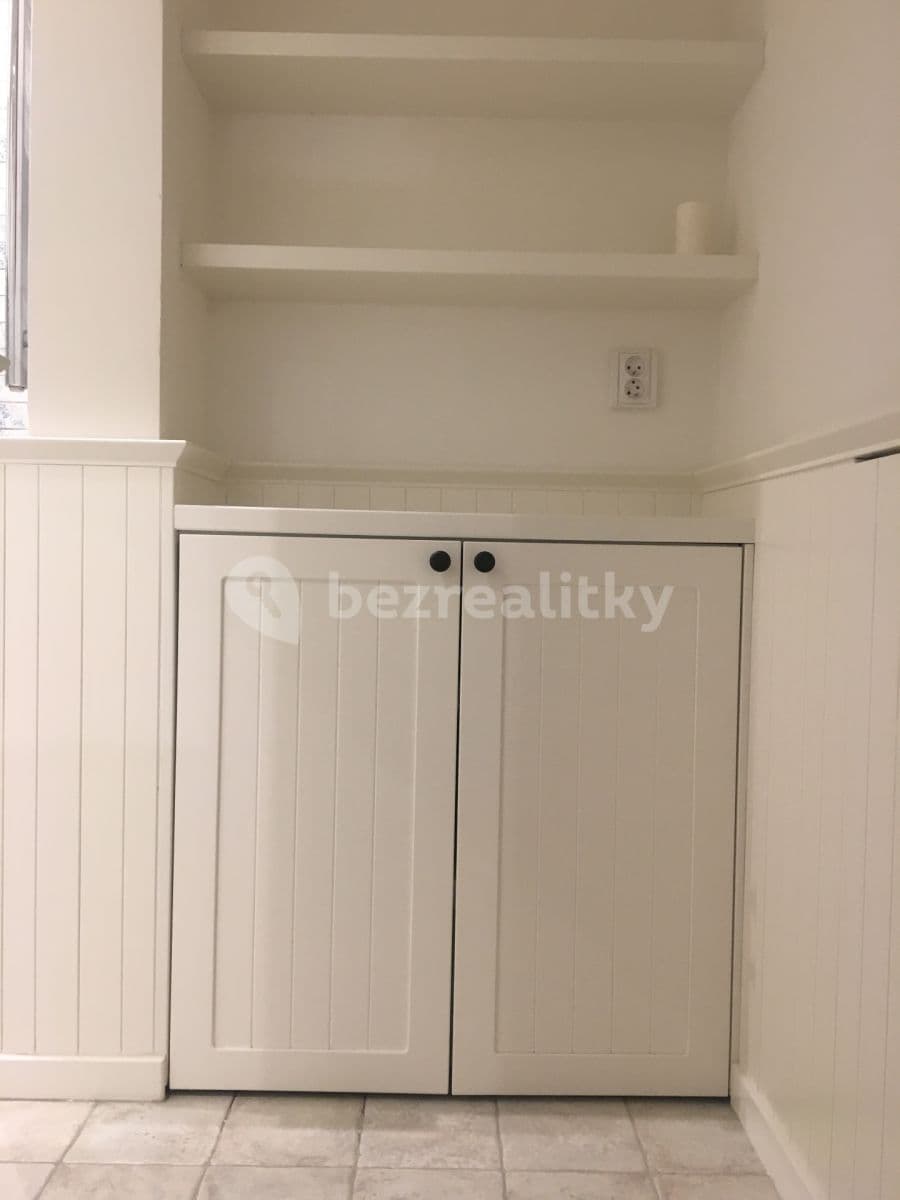 Pronájem bytu 2+1 47 m², Rašínovo nábřeží, Praha, Praha Pronájem bytu 2+1 47 m², Rašínovo nábřeží, Praha, Praha