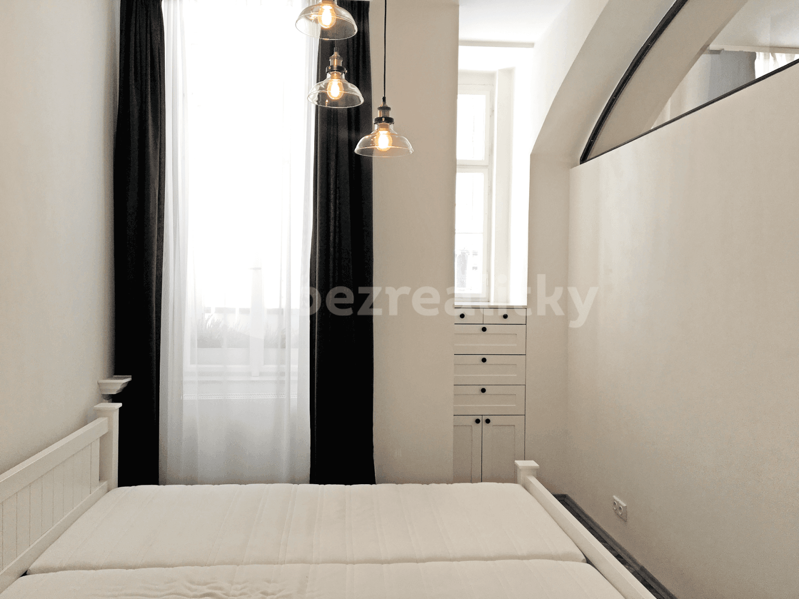 Pronájem bytu 2+1 47 m², Rašínovo nábřeží, Praha, Praha Pronájem bytu 2+1 47 m², Rašínovo nábřeží, Praha, Praha