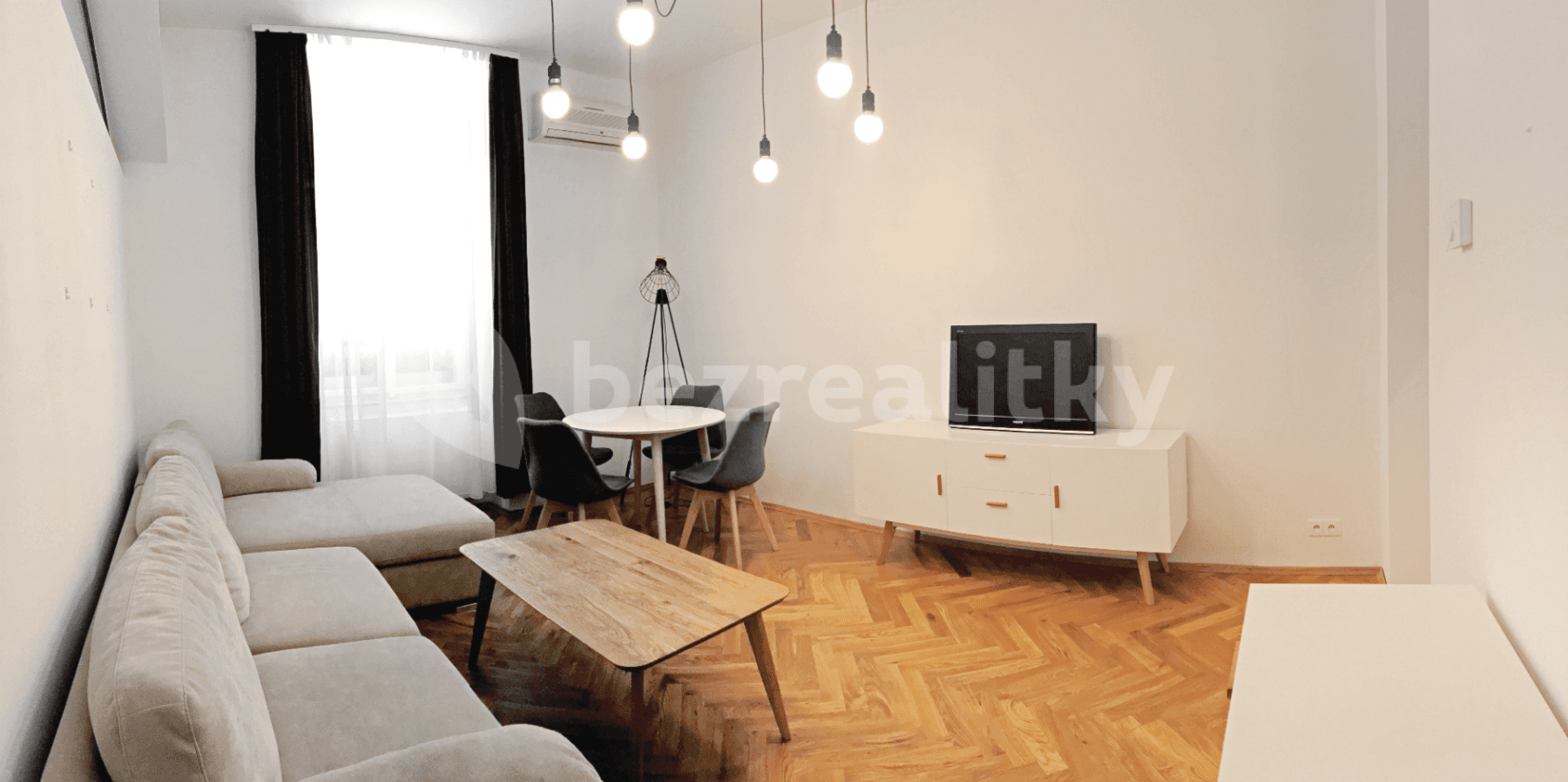 Pronájem bytu 2+1 47 m², Rašínovo nábřeží, Praha, Praha Pronájem bytu 2+1 47 m², Rašínovo nábřeží, Praha, Praha