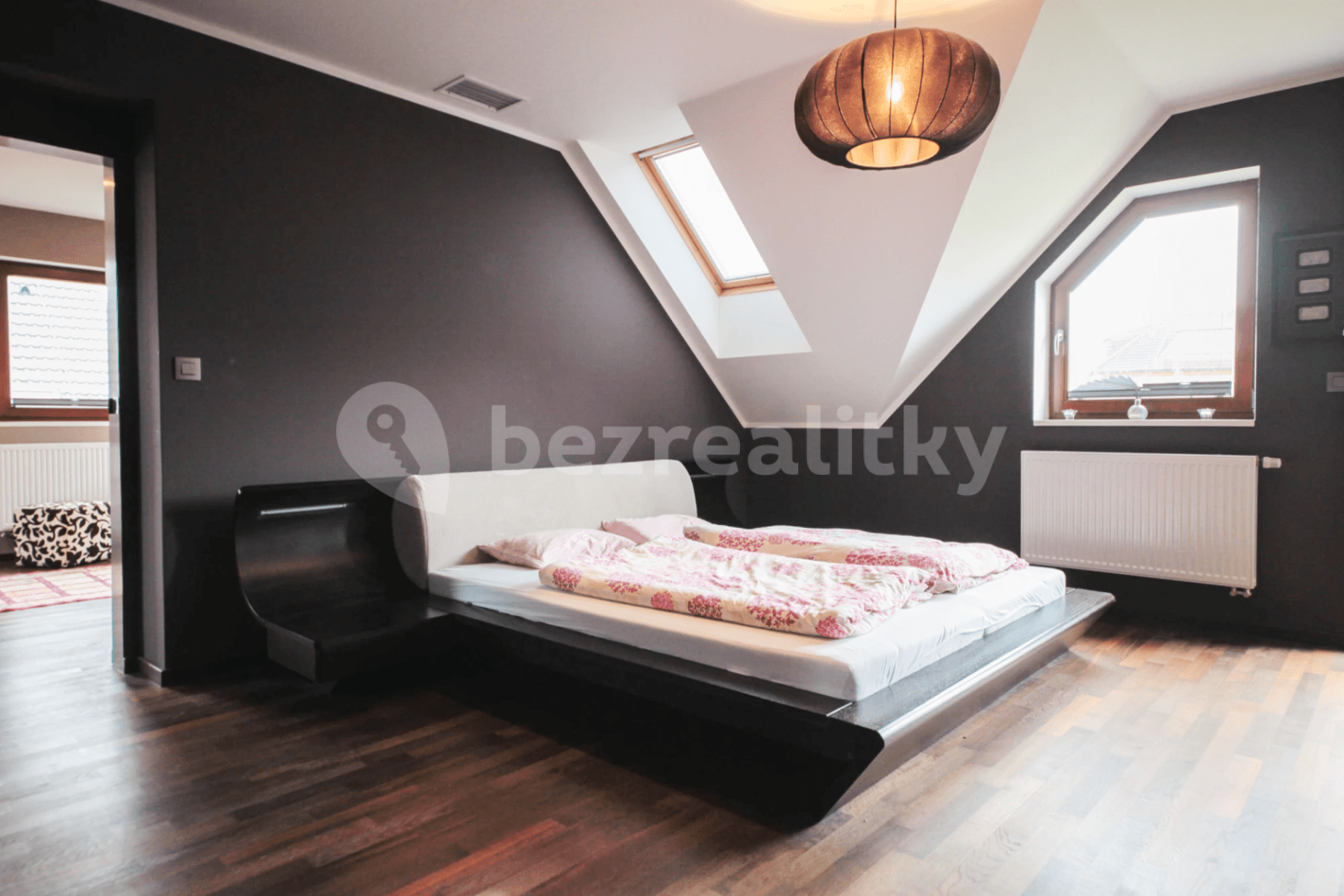 Pronájem domu 220 m², pozemek 821 m², Pod Ovčínem, Praha, Praha Pronájem domu 220 m², pozemek 821 m², Pod Ovčínem, Praha, Praha