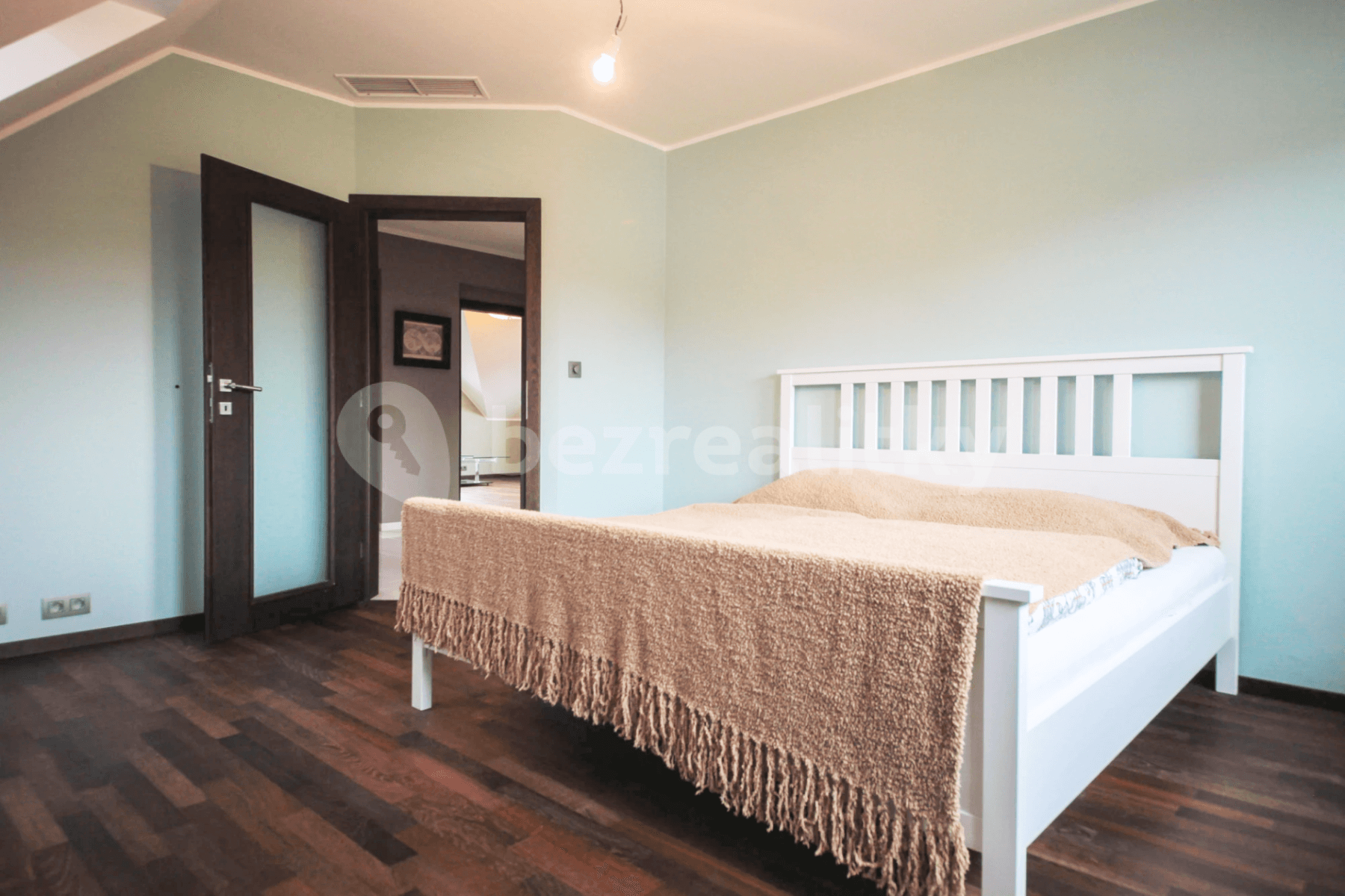 Pronájem domu 220 m², pozemek 821 m², Pod Ovčínem, Praha, Praha Pronájem domu 220 m², pozemek 821 m², Pod Ovčínem, Praha, Praha