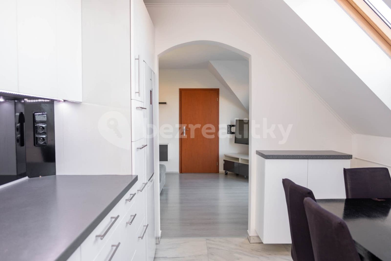 Pronájem bytu 3+1 65 m², Průběžná, Nupaky, Středočeský kraj Pronájem bytu 3+1 65 m², Průběžná, Nupaky, Středočeský kraj