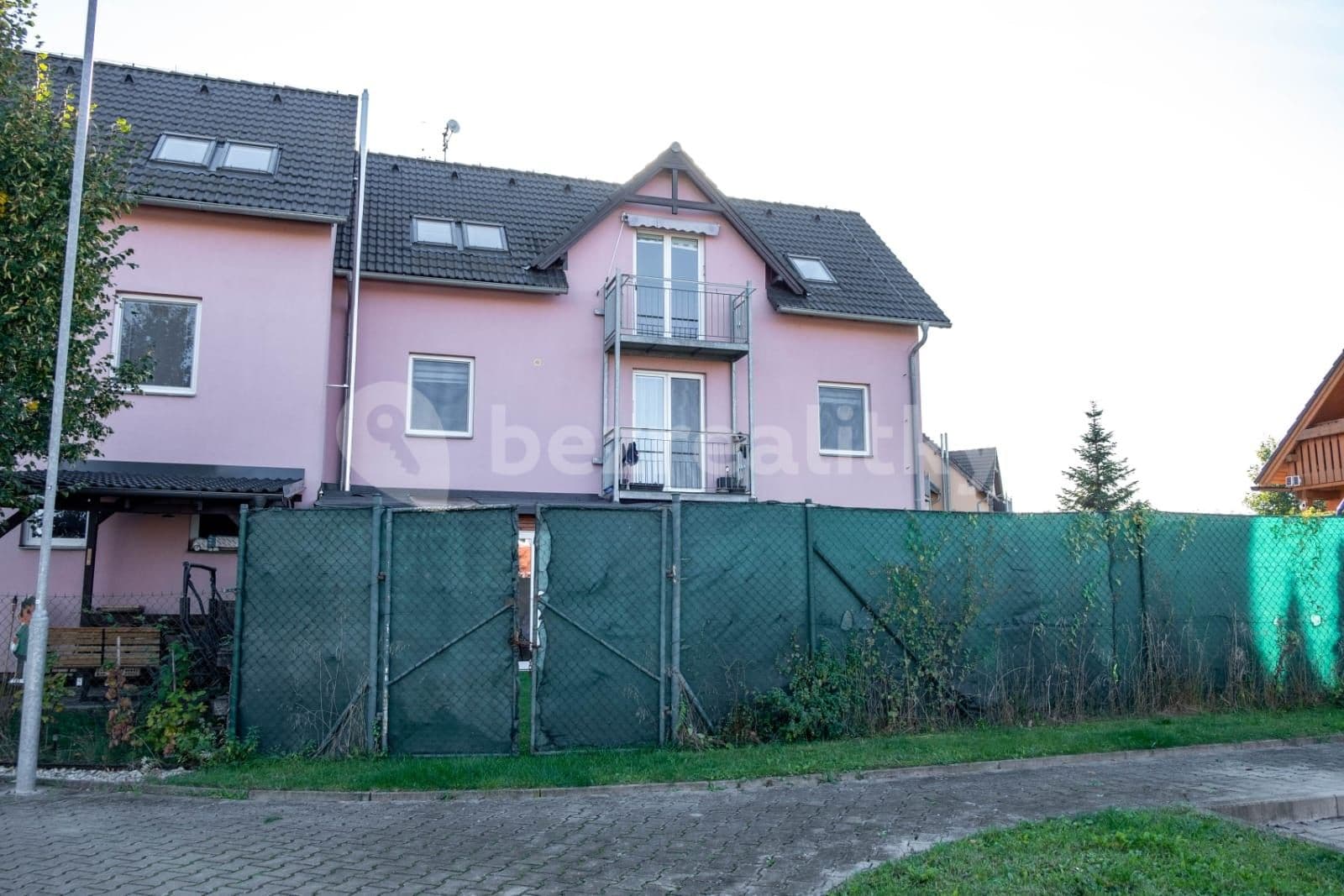 Pronájem bytu 3+1 65 m², Průběžná, Nupaky, Středočeský kraj Pronájem bytu 3+1 65 m², Průběžná, Nupaky, Středočeský kraj