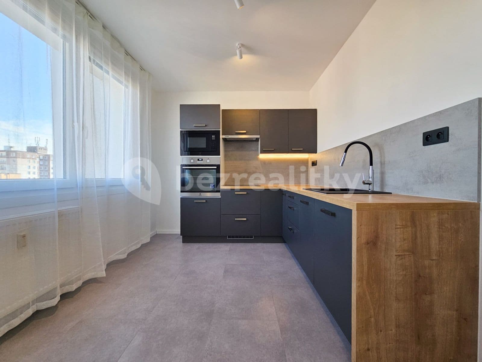 Pronájem bytu 1+1 40 m², Brněnská, Plzeň, Plzeňský kraj Pronájem bytu 1+1 40 m², Brněnská, Plzeň, Plzeňský kraj