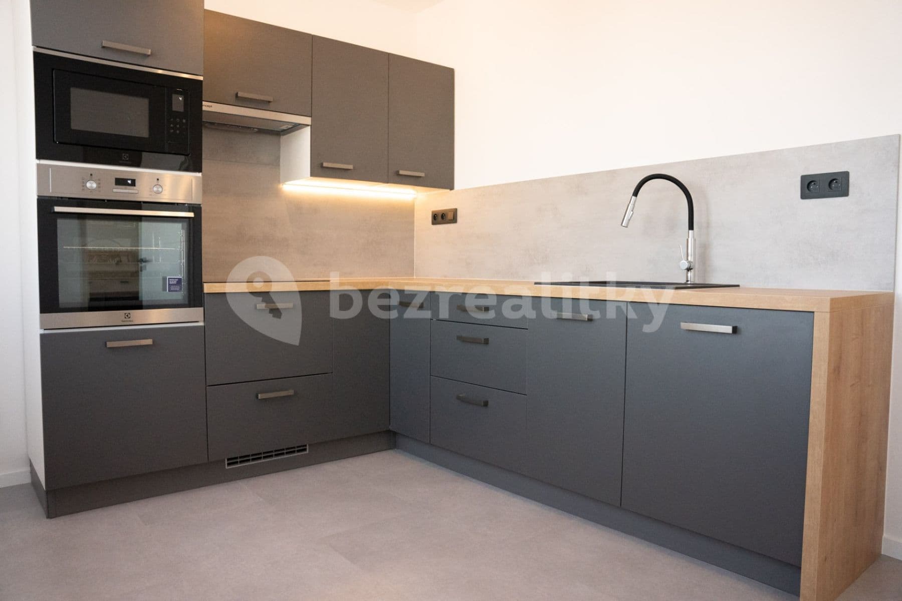 Pronájem bytu 1+1 40 m², Brněnská, Plzeň, Plzeňský kraj Pronájem bytu 1+1 40 m², Brněnská, Plzeň, Plzeňský kraj