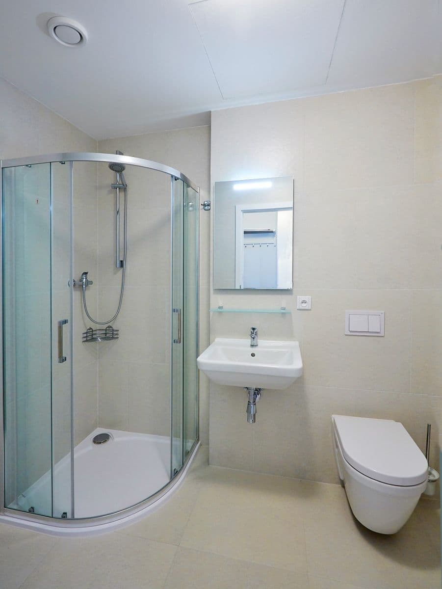 Pronájem bytu 1+kk 30 m², Pod Soutratím, Praha, Praha Pronájem bytu 1+kk 30 m², Pod Soutratím, Praha, Praha