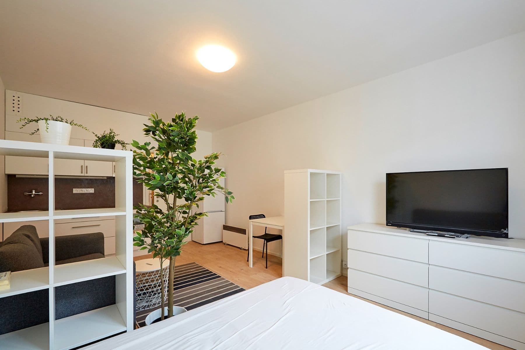 Pronájem bytu 1+kk 30 m², Pod Soutratím, Praha, Praha Pronájem bytu 1+kk 30 m², Pod Soutratím, Praha, Praha