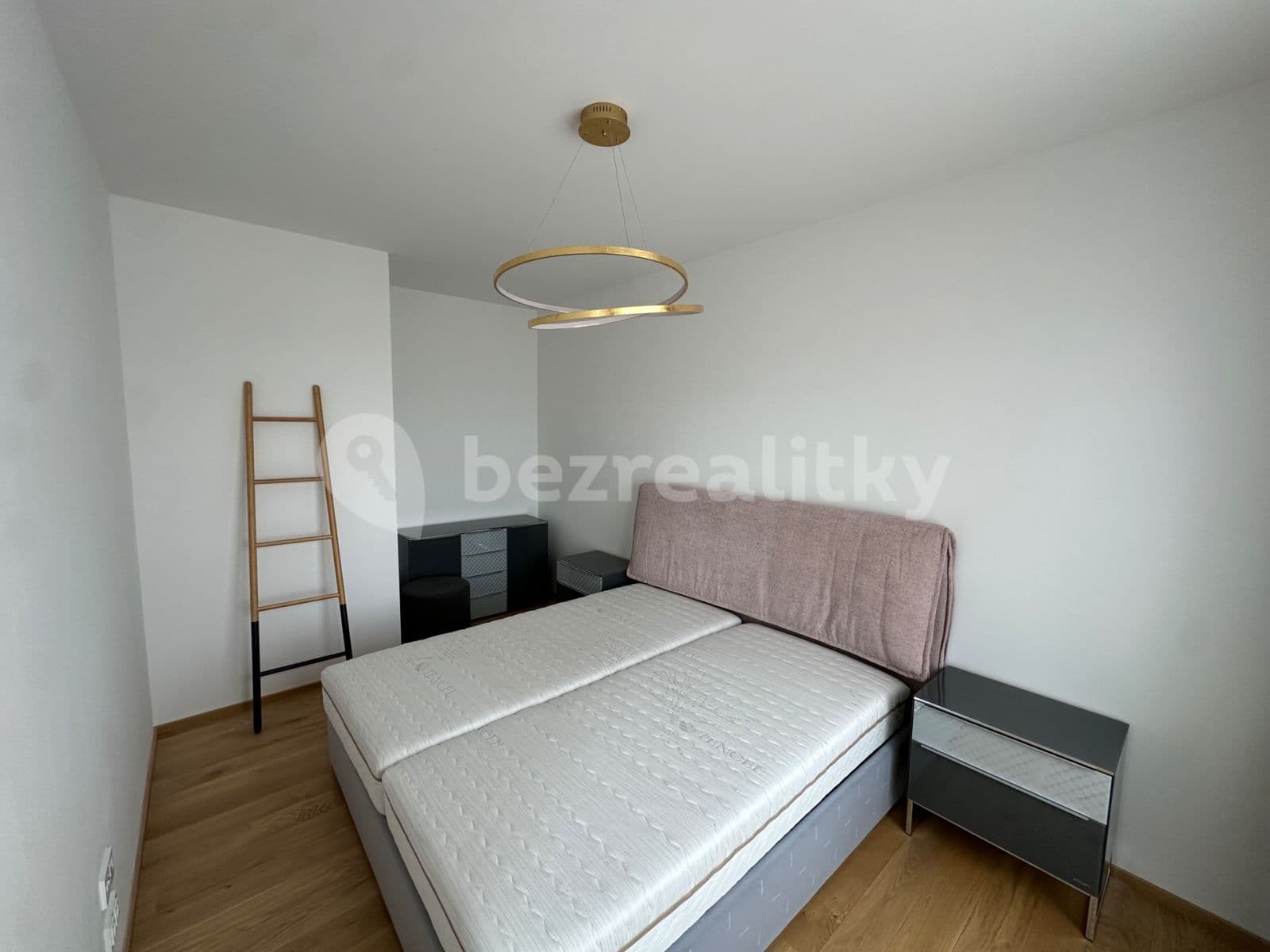 Pronájem bytu 2+kk 40 m², Růžodolská, Praha, Praha Pronájem bytu 2+kk 40 m², Růžodolská, Praha, Praha