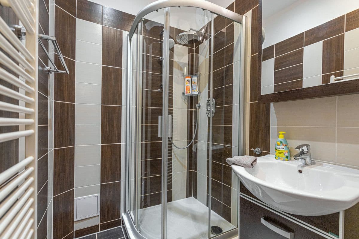 Pronájem bytu 50 m², U Obecního dvora, Praha, Praha Pronájem bytu 50 m², U Obecního dvora, Praha, Praha