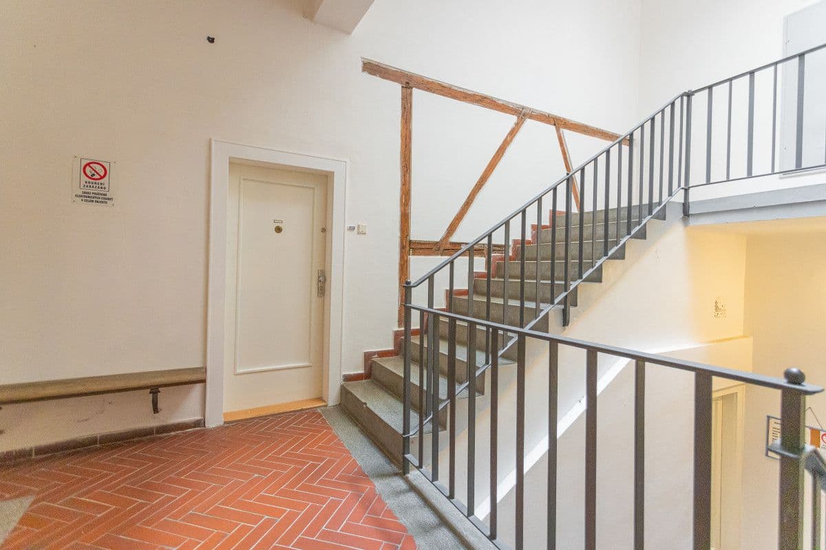 Pronájem bytu 50 m², U Obecního dvora, Praha, Praha Pronájem bytu 50 m², U Obecního dvora, Praha, Praha