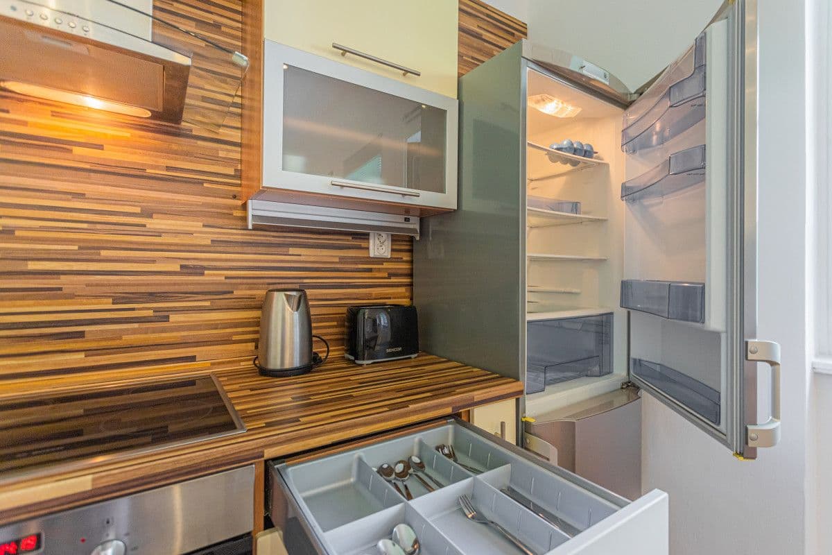 Pronájem bytu 50 m², U Obecního dvora, Praha, Praha Pronájem bytu 50 m², U Obecního dvora, Praha, Praha