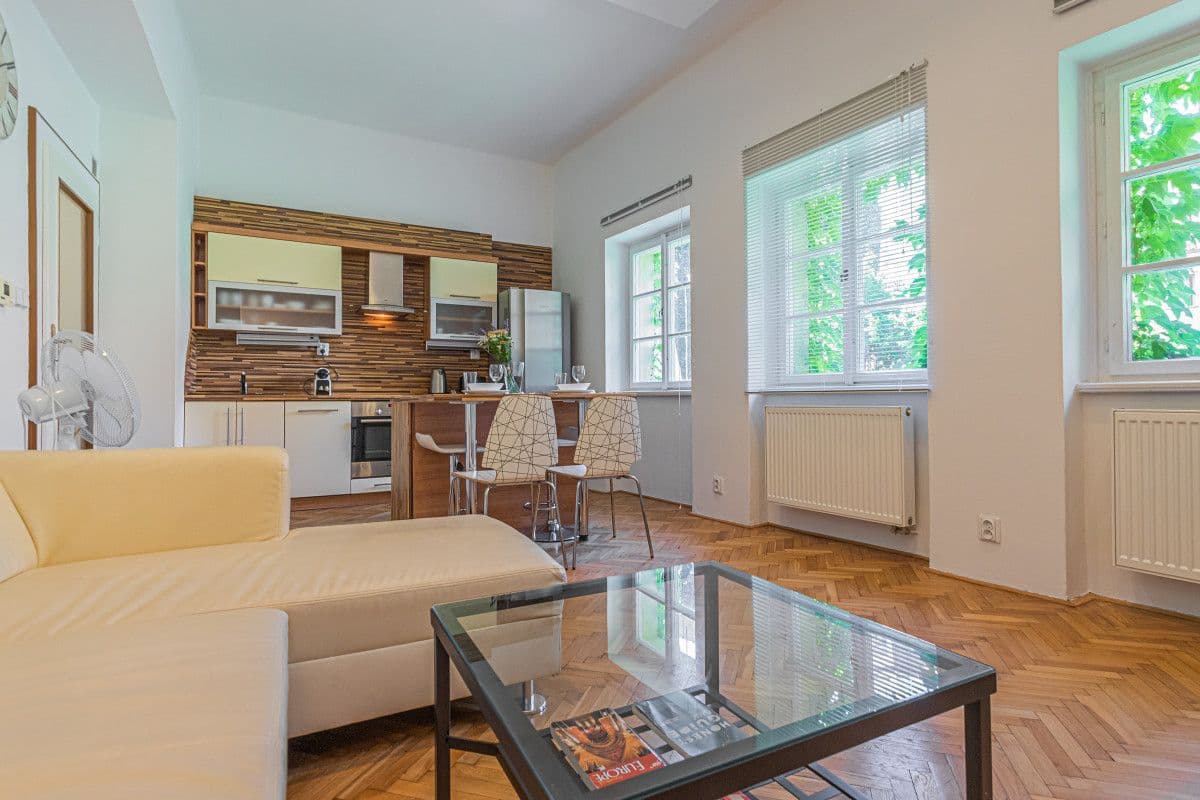 Pronájem bytu 50 m², U Obecního dvora, Praha, Praha Pronájem bytu 50 m², U Obecního dvora, Praha, Praha