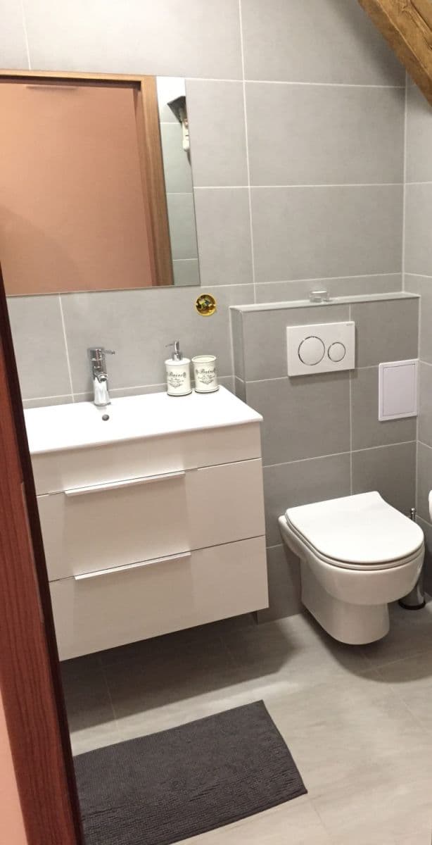 Pronájem bytu 55 m², Bulharská, Praha, Praha Pronájem bytu 55 m², Bulharská, Praha, Praha