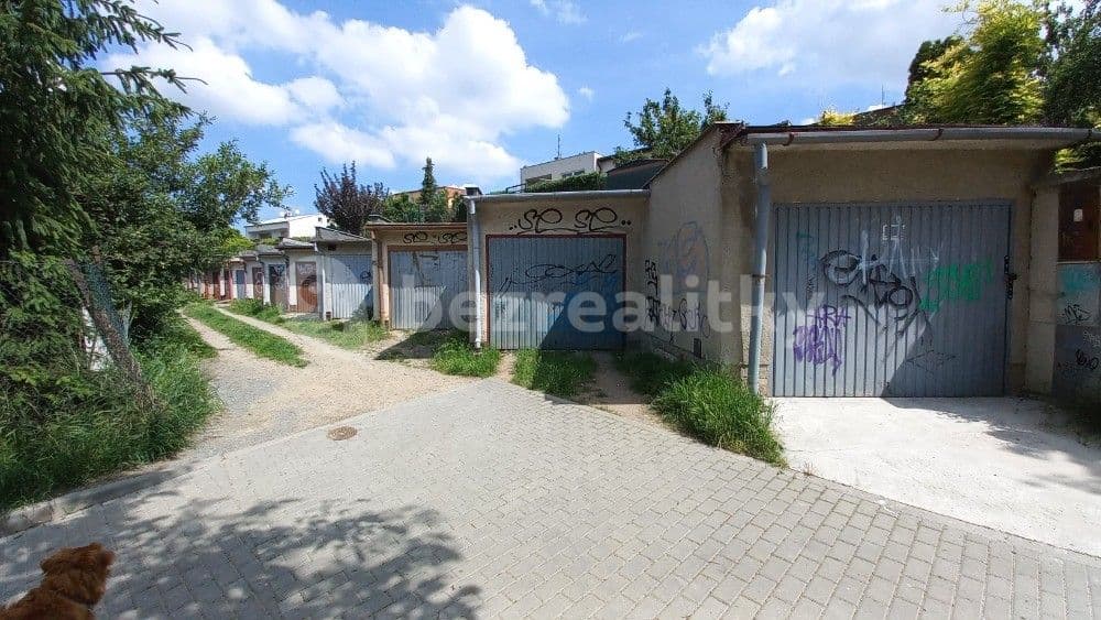 Pronájem garáže 20 m², Brno, Jihomoravský kraj Pronájem garáže 20 m², Brno, Jihomoravský kraj