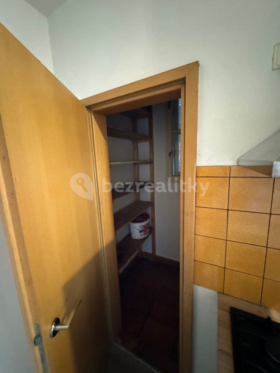 Pronájem bytu 3+1 80 m², Husova, Olomouc, Olomoucký kraj Pronájem bytu 3+1 80 m², Husova, Olomouc, Olomoucký kraj