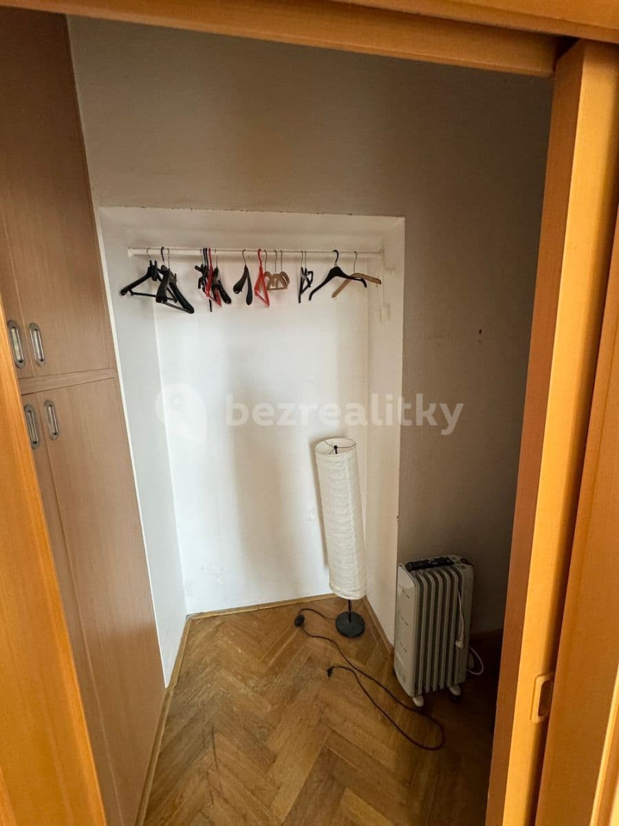 Pronájem bytu 3+1 80 m², Husova, Olomouc, Olomoucký kraj Pronájem bytu 3+1 80 m², Husova, Olomouc, Olomoucký kraj
