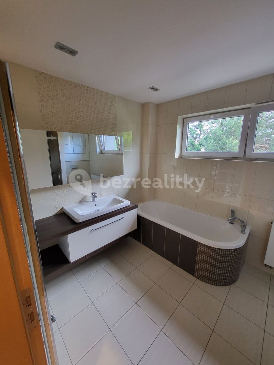 Pronájem bytu 3+kk 91 m², Jiřího Purkyně, Hradec Králové, Královéhradecký kraj Pronájem bytu 3+kk 91 m², Jiřího Purkyně, Hradec Králové, Královéhradecký kraj