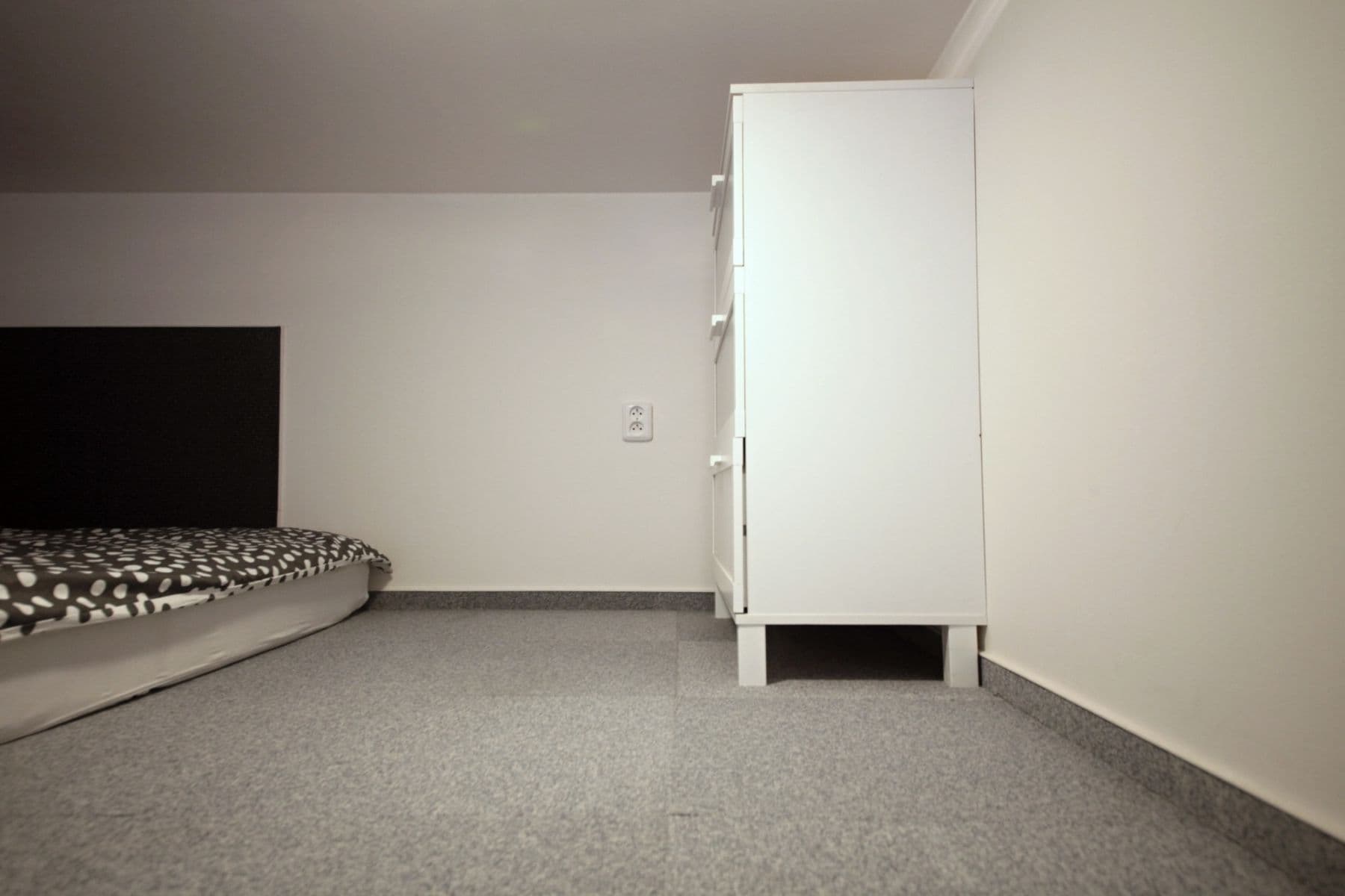 Pronájem bytu 24 m², Tyršova, Praha, Praha Pronájem bytu 24 m², Tyršova, Praha, Praha