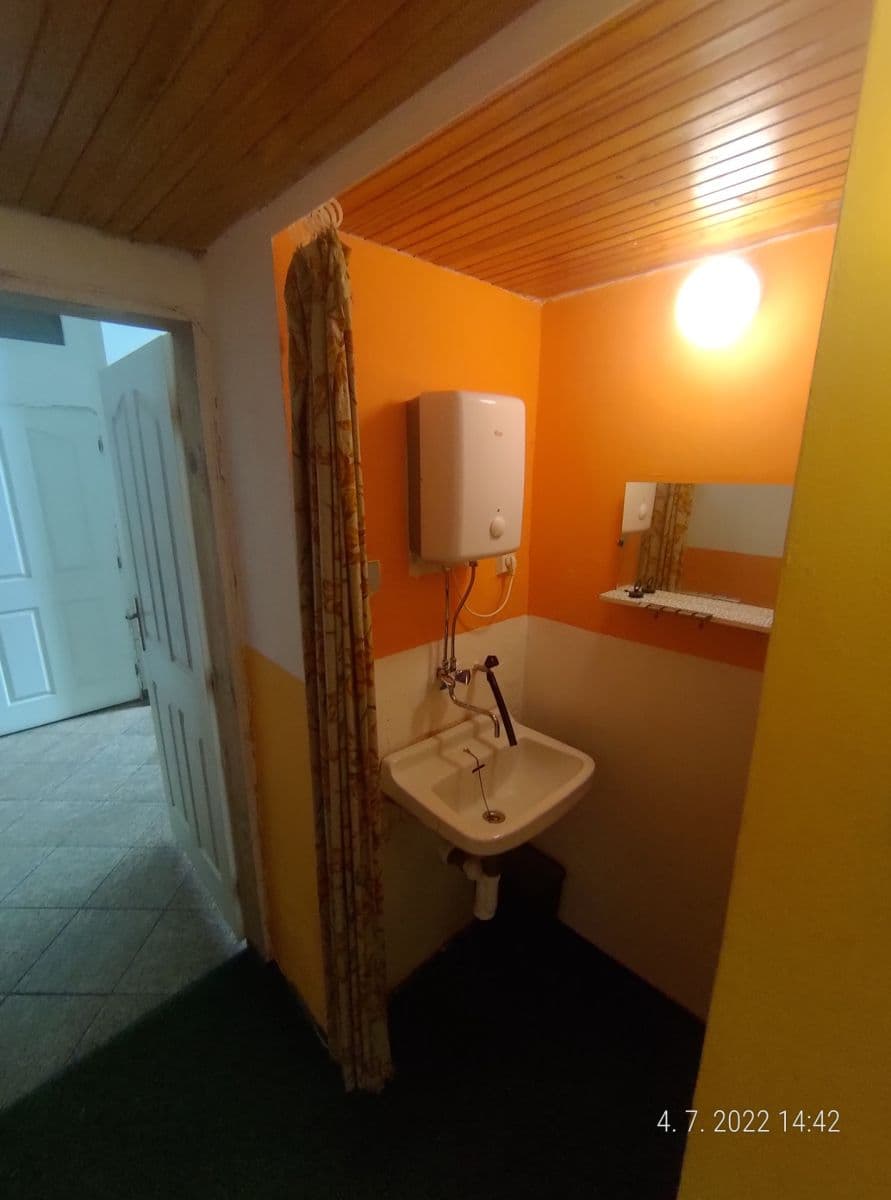 Pronájem bytu 1+kk 25 m², Husova, Pardubice, Pardubický kraj Pronájem bytu 1+kk 25 m², Husova, Pardubice, Pardubický kraj