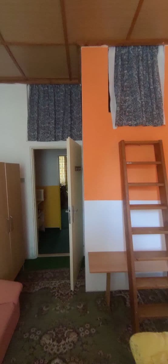 Pronájem bytu 1+kk 25 m², Husova, Pardubice, Pardubický kraj Pronájem bytu 1+kk 25 m², Husova, Pardubice, Pardubický kraj