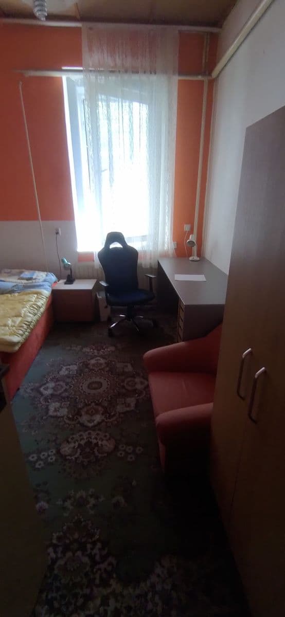 Pronájem bytu 1+kk 25 m², Husova, Pardubice, Pardubický kraj Pronájem bytu 1+kk 25 m², Husova, Pardubice, Pardubický kraj