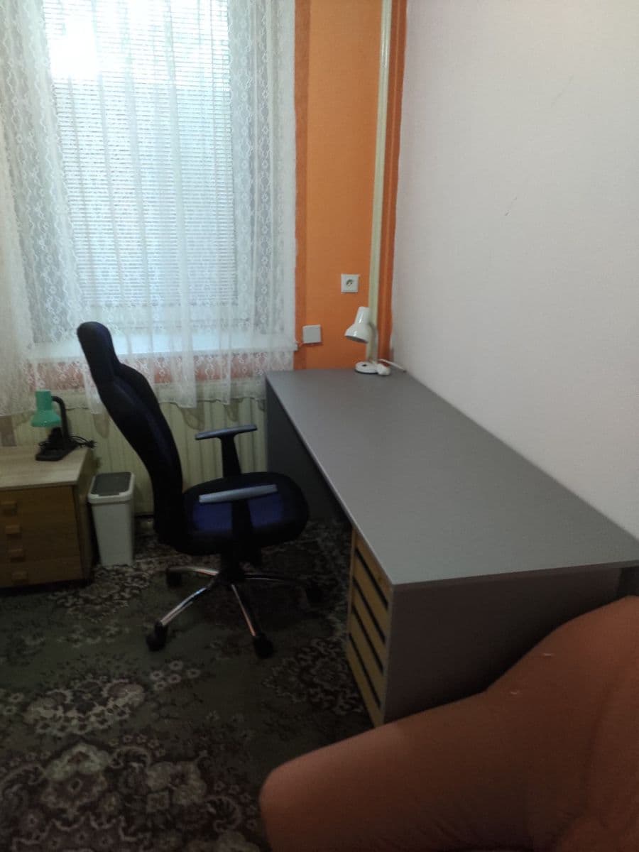 Pronájem bytu 1+kk 25 m², Husova, Pardubice, Pardubický kraj Pronájem bytu 1+kk 25 m², Husova, Pardubice, Pardubický kraj